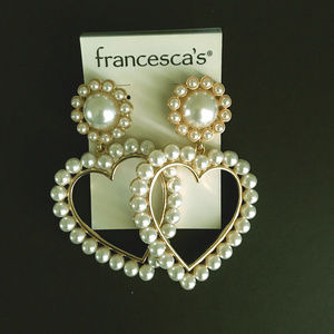 Francesca's CUTE pearl heart-shaped earrings